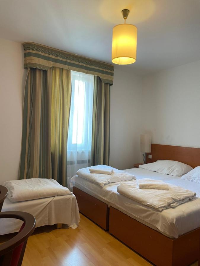 Gallery Hotel Sis Prague Exterior photo