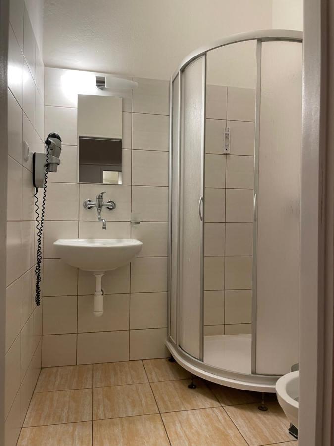 Gallery Hotel Sis Prague Exterior photo