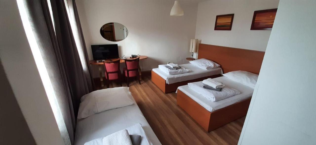 Gallery Hotel Sis Prague Exterior photo