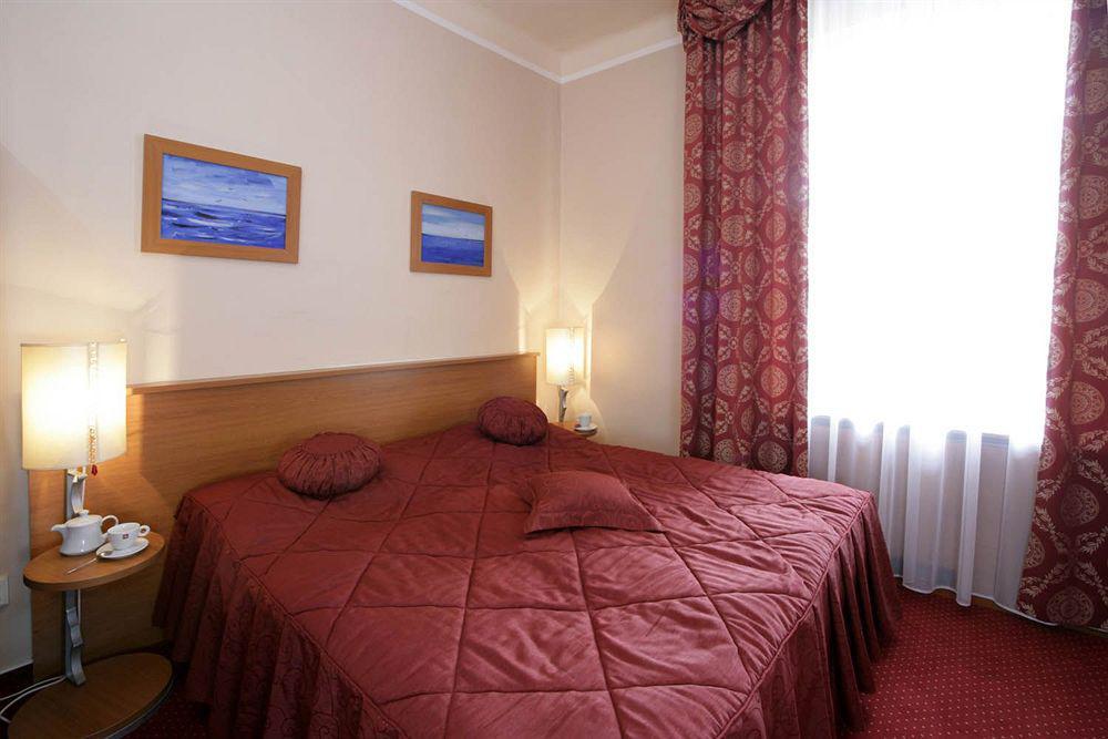 Gallery Hotel Sis Prague Exterior photo